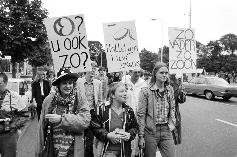 Demonstratie door honderden homosexuelen in Den Haag van het vredesplein, Bestanddeelnr 931-5635