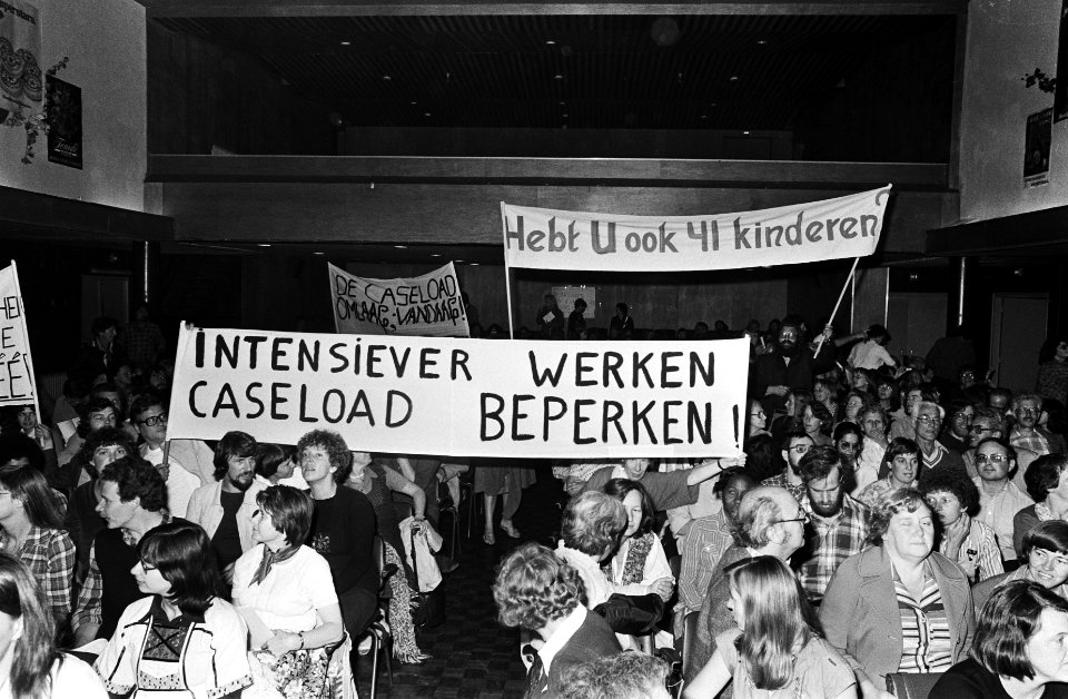Demonstratie en manifestatie in Den Haag landelijke actiegroep Caseloadverlaging, Bestanddeelnr 929-7753