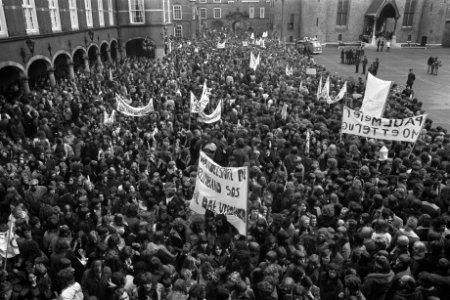 Demonstratie en hoorzitting over Veronica in Den Haag , overzicht demonstratie o, Bestanddeelnr 926-3576