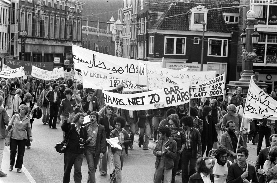 Demonstratie en manifestatie ter ondersteuning van de 182 met uitzetting bedreig, Bestanddeelnr 929-8734