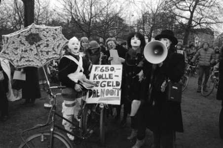 Demonstratie in Amsterdam door 1000 studenten tegen evt invoeren 650,-- college, Bestanddeelnr 931-3317