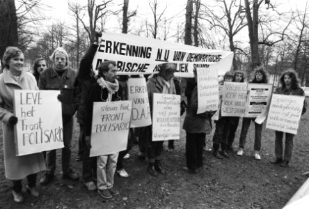 Demonstratie door het Polisariocomite voor de Spaanse Ambassade in Den Haag , de, Bestanddeelnr 931-1478