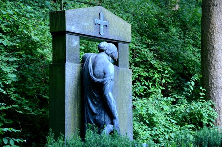 Grave tombstone forest