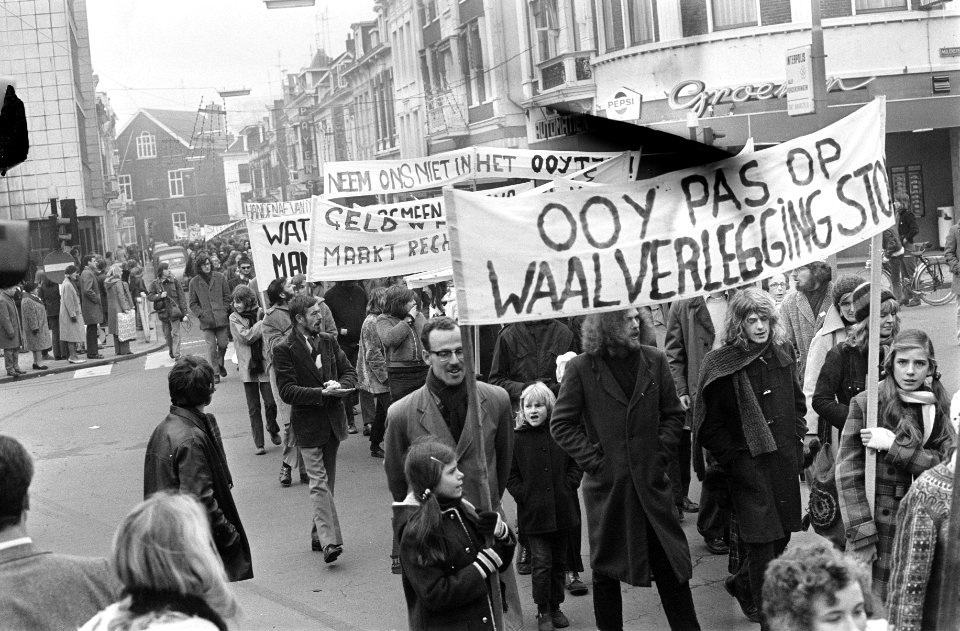 Demonstratie in Nijmegen tegen verleggen Waalbocht bij Ooypolder, Bestanddeelnr 926-0520