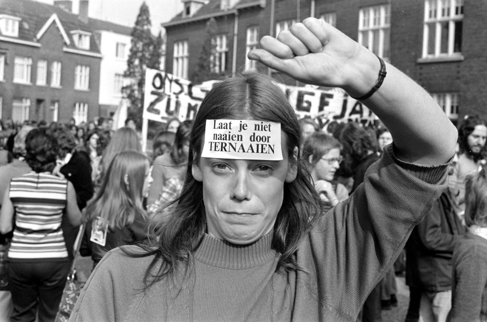 Demonstratie in Maastricht tegen de bouw van olieraffinaderij in het Belgische T, Bestanddeelnr 926-7316