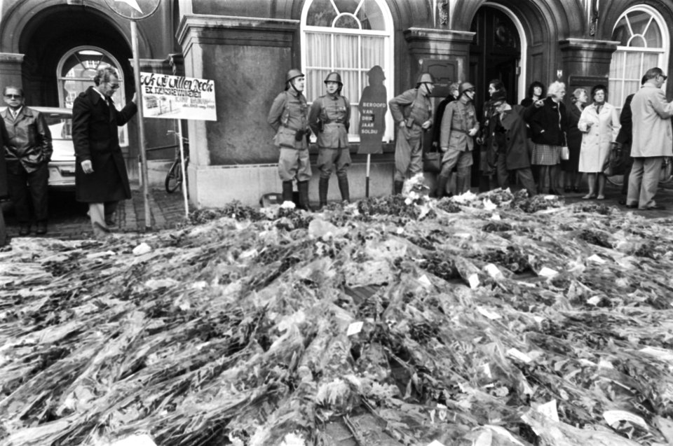 Demonstratie KNIL-militairen, Bestanddeelnr 929-3965