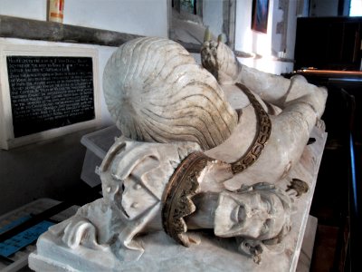 Darell tomb, St James, Egerton 05