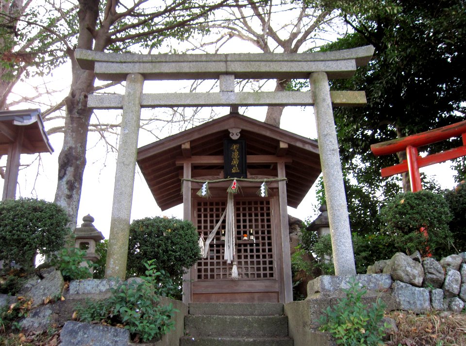 Date-jinja (Amarubecho, Kameoka) torii