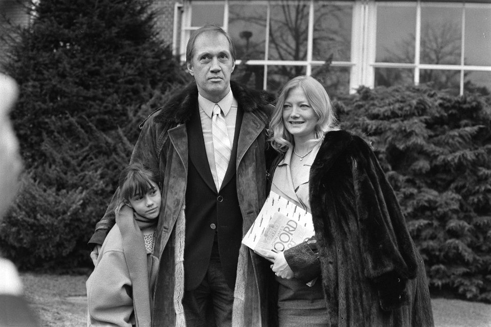 David Carradine met vrouw en kind in Hilversum voor persconferentie i.v.m. serie, Bestanddeelnr 933-8724