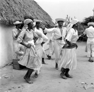 Dansers en muzikanten in Barber op Curaçao, Bestanddeelnr 252-3460