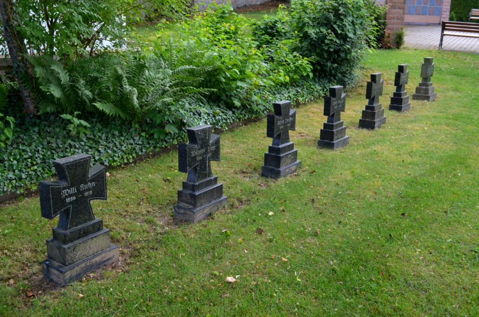 Dauborn, Evangelische Kirche, Kriegerdenkmal (3)