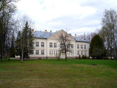Daudzeses pamatskola