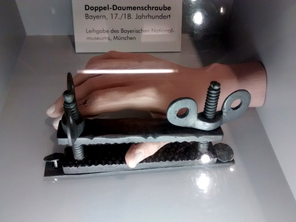 Daumenschraube (Museumsexponat)