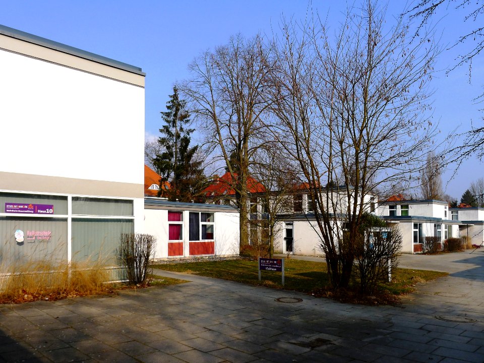 Dauerwaldweg 1 (Berlin-Westend)