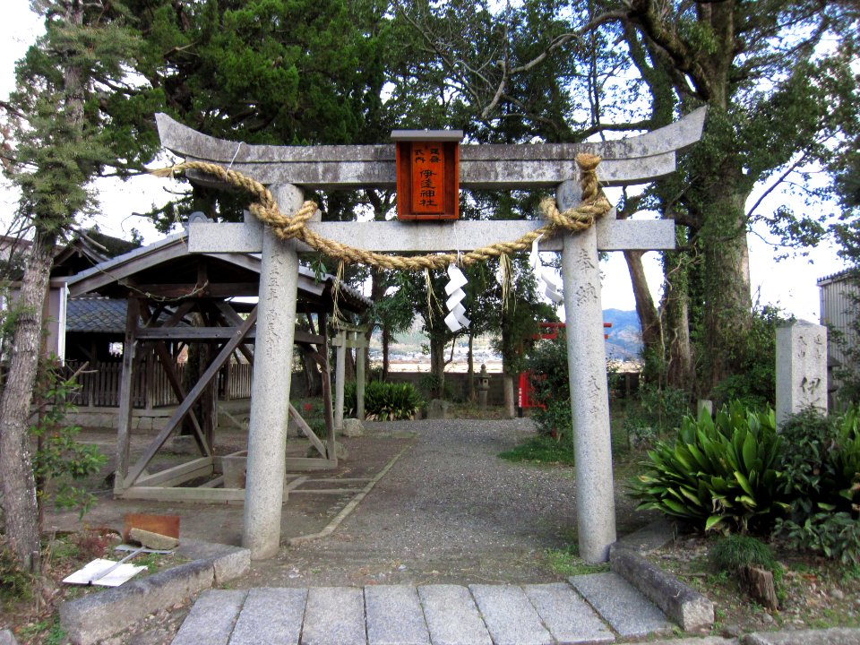 Date-jinja (Utsunecho, Kameoka) torii