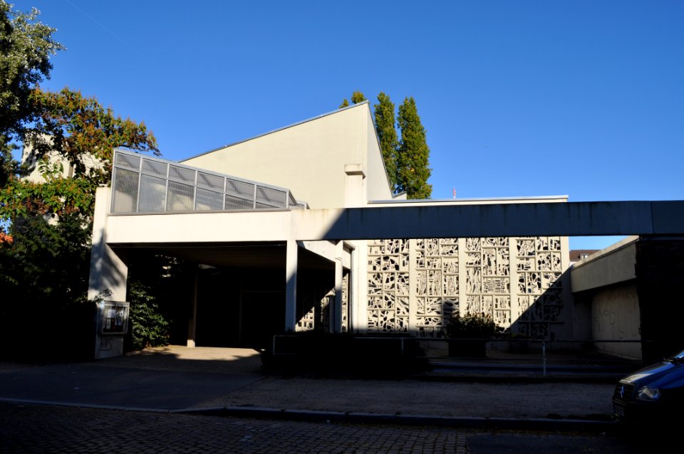 Darmstadt, St. Fidelis, Eingang