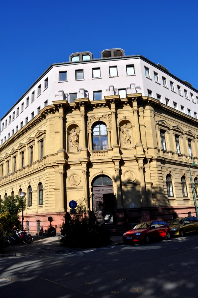 Darmstadt, Bank für Handel und Industrie, Front