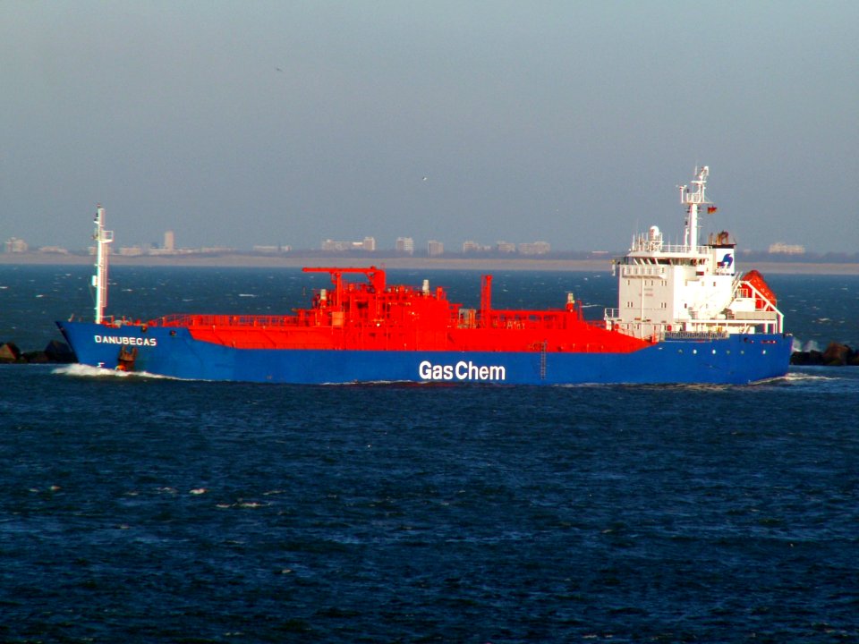 Danubegas IMO 9176125 leaving Port of Rotterdam, Holland 29-Jan-2006