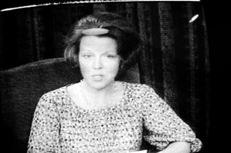 Danktoespraak Koningin Beatrix voor TV (vanaf TV), Bestanddeelnr 930-8741