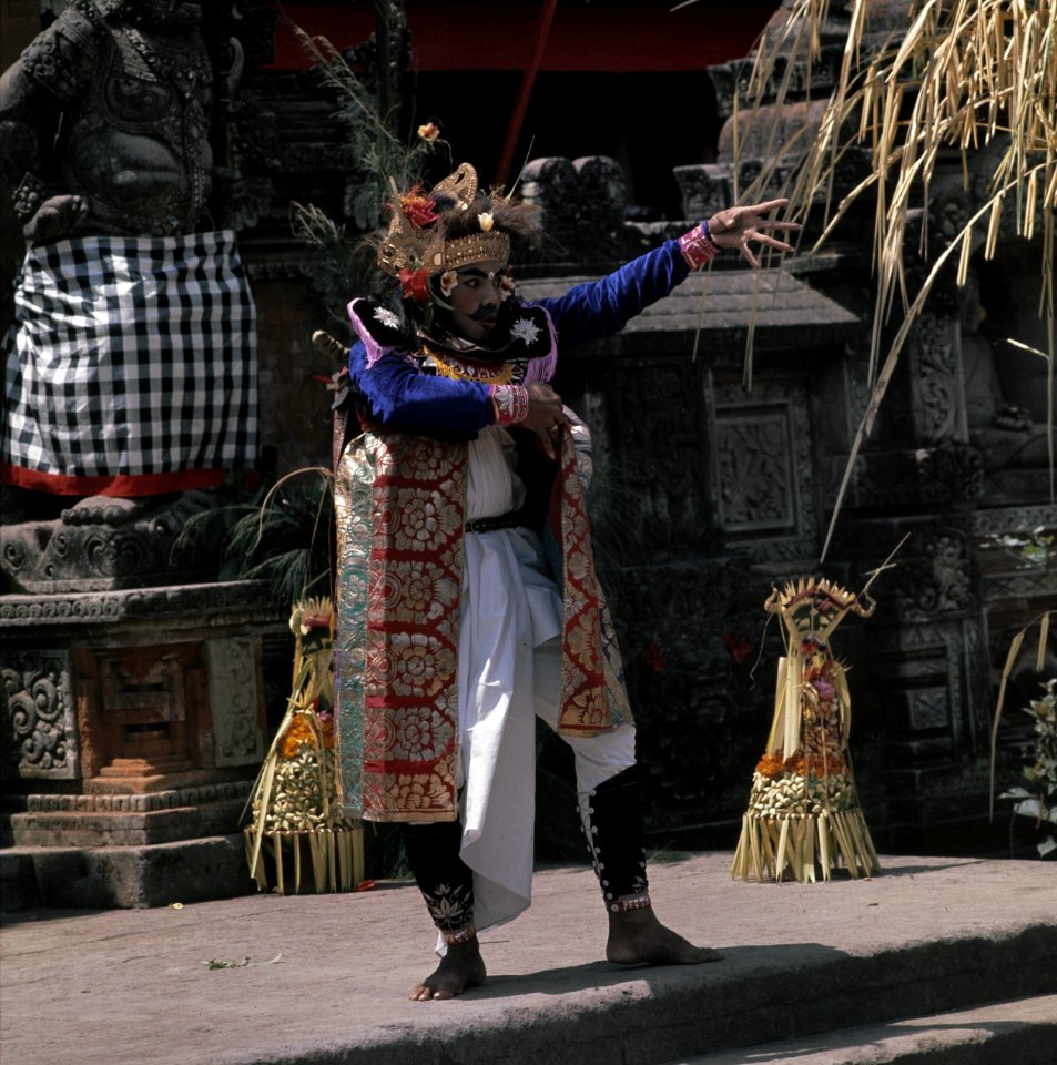 Dansvoorstelling op Bali, Bestanddeelnr 254-9145