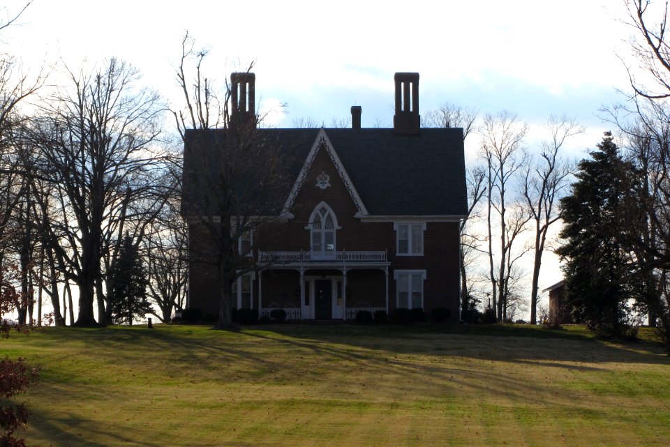 DanvilleKY-gothicvilla-north127-shade