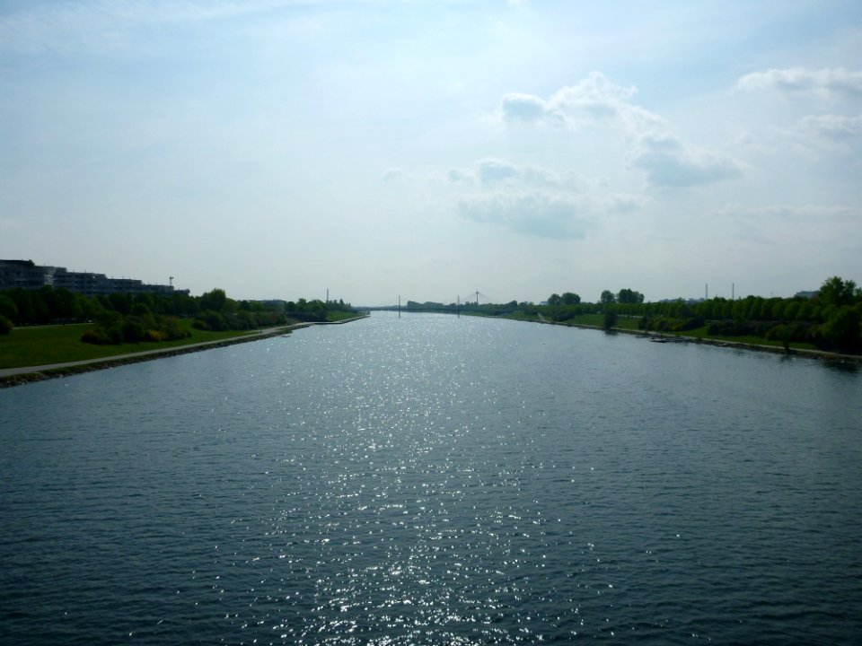 DanubefromReichsbrücke