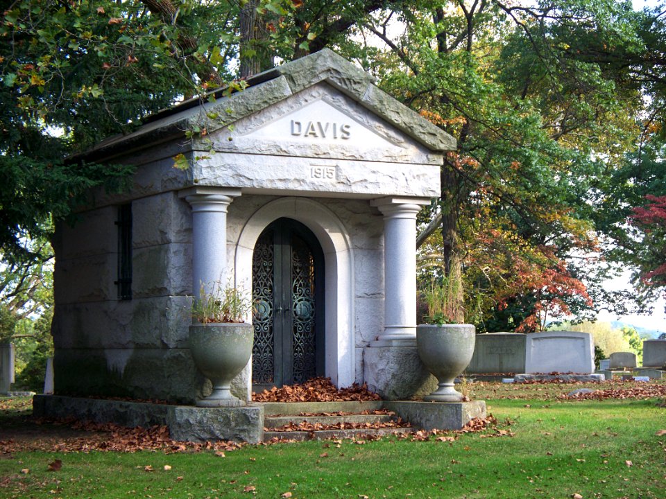 Davis Mausoleum, Homewood Cemetery, 2015-10-08, 02