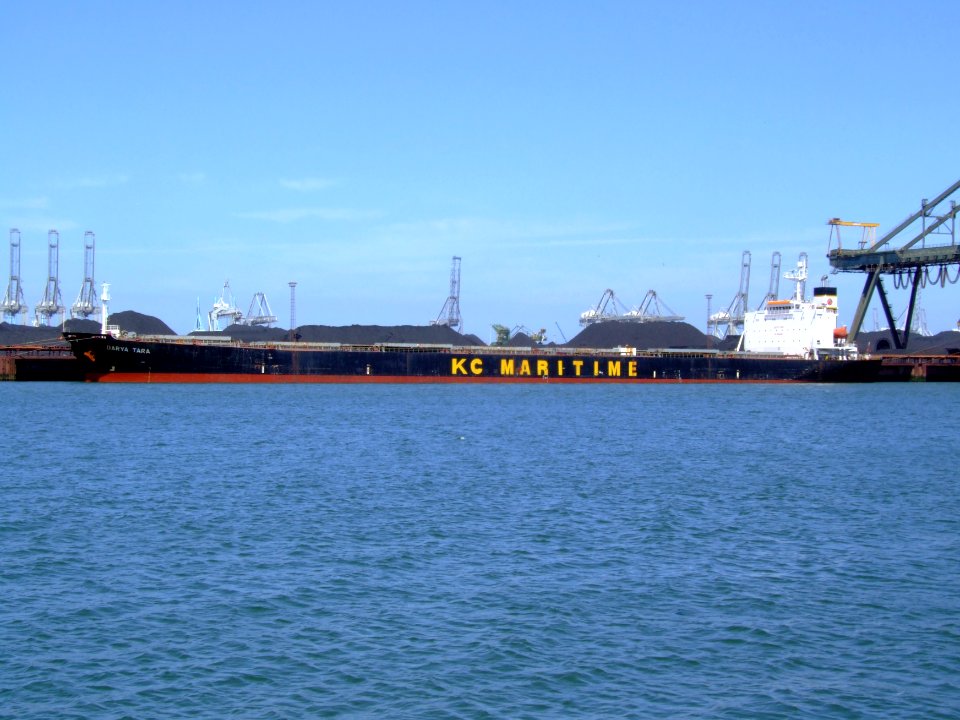 Darya Tara - IMO 9218387 - Callsign VRWS5 20JUN07, Mississippi harbour, Port of Rotterdam, Holland 20-Jun-2007