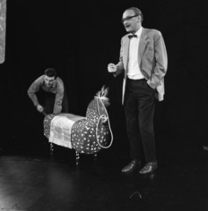 Das Kommödchen (Duits cabaretgezelschap uit Düsseldorf) in Nederland, Vielhaber , Bestanddeelnr 919-1972