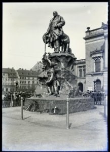 Das Bismarck-Denkmal auf dem Augustusplatz, 1895