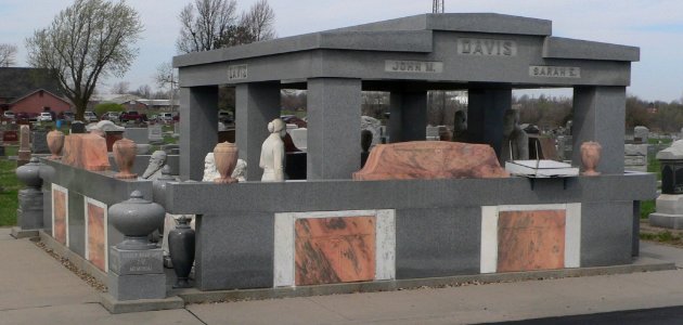 Davis Memorial (Hiawatha KS) from ESE 1
