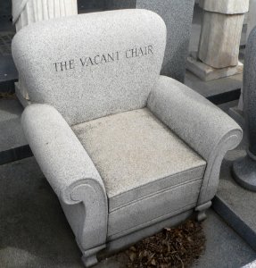 Davis Memorial (Hiawatha KS) S sculptures 2 vacant chair