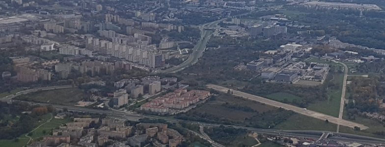 Dawne lotnisko w Krakowie-Czyżynach w 2020 roku, widok z lotu ptaka (2)