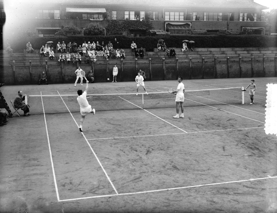 Daviscup. Nederland tegen Italie op METS-banen te Scheveningen. Dubbelspel. Van , Bestanddeelnr 905-7250
