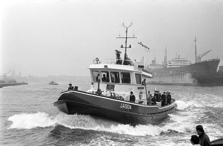 De blusboot tijdens patrouille op het water, Bestanddeelnr 921-6539