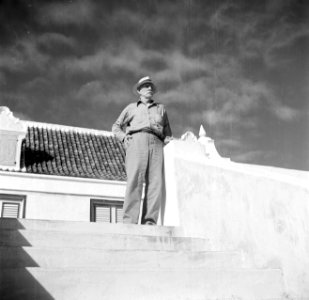 De boer JWJ van de Linde bij landhuis Savonet op Curaçao, Bestanddeelnr 252-7389