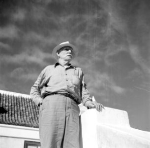 De boer JWJ van de Linde bij landhuis Savonet op Curaçao, Bestanddeelnr 252-7388