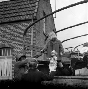 De bevolking van Roermond keert naar huis terug, Bestanddeelnr 900-2295