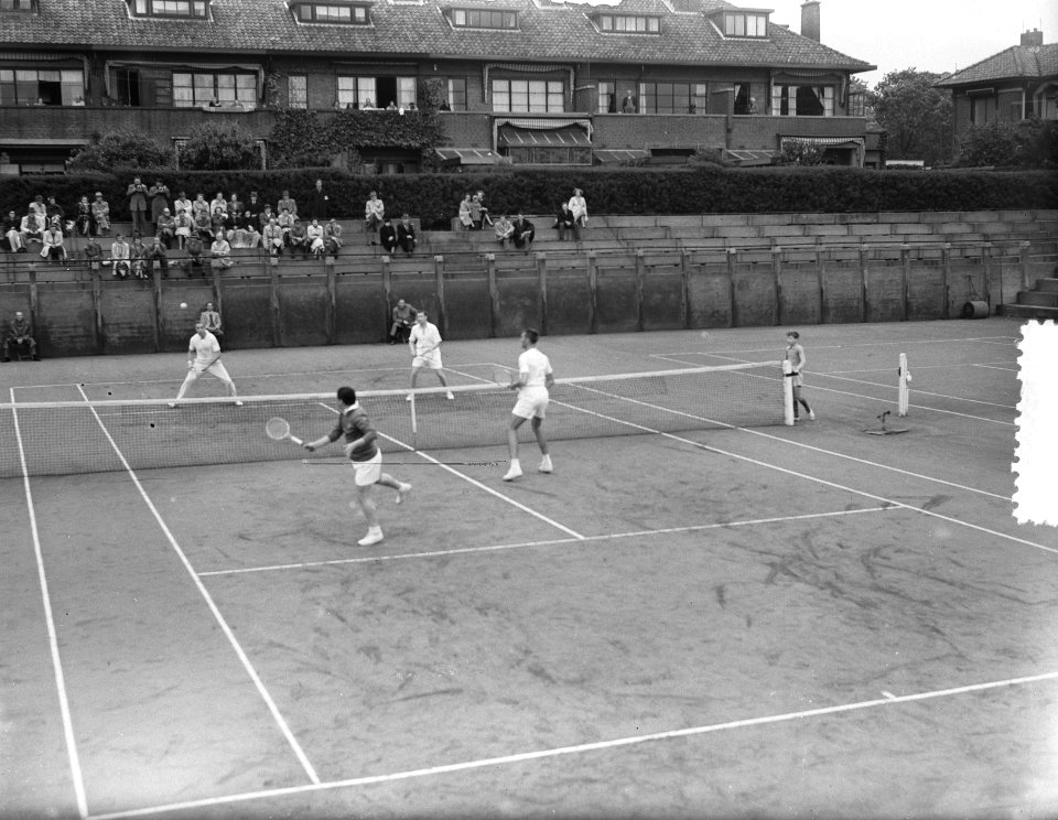 Daviscup. Nederland tegen Italie op METS-banen te Scheveningen. Dubbelspel. Van , Bestanddeelnr 905-7254