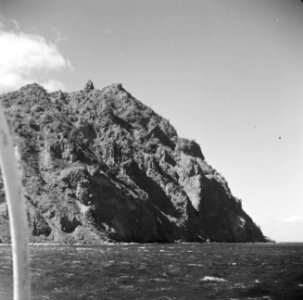 De bergachtige kust van Saba, Bestanddeelnr 252-8278