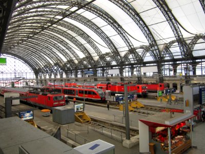 DB Züge im Dresdner Hauptbahnhof