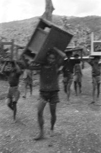 De bevolking van Banjoe Biroe (Semarang sector) was door de T.N.I. indertijd ged, Bestanddeelnr 424-1-5