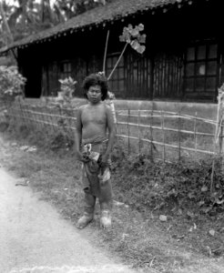 De bewoners van de vervallen en verwaarloosde Witte Kruiskolonie te Salatiga, ar, Bestanddeelnr 11923