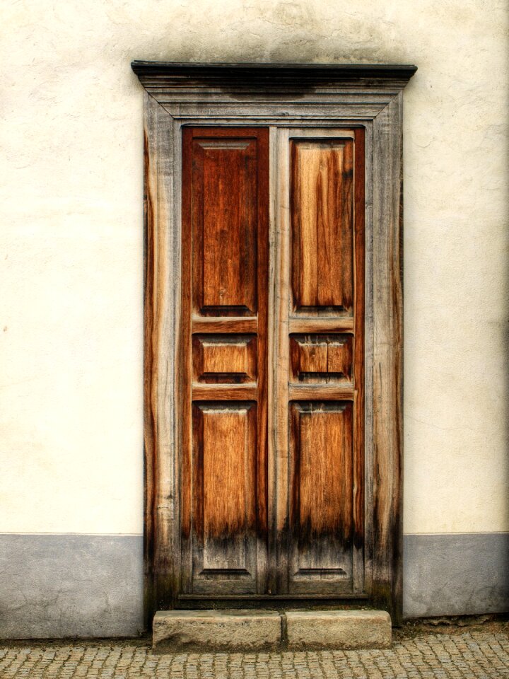 The old door architecture old building