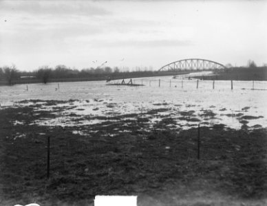 De Berkel in de Achterhoek bij Borculo buiten haar oever, Bestanddeelnr 903-8264