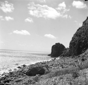 De bergachtige kust van Saba, Bestanddeelnr 252-8277