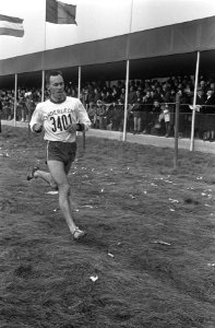 De Belgische loper Eugene Allonsius gaat door finish, Bestanddeelnr 919-7812