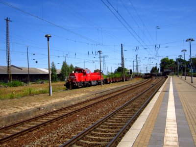 DB 261 013-7 mit Güterzug
