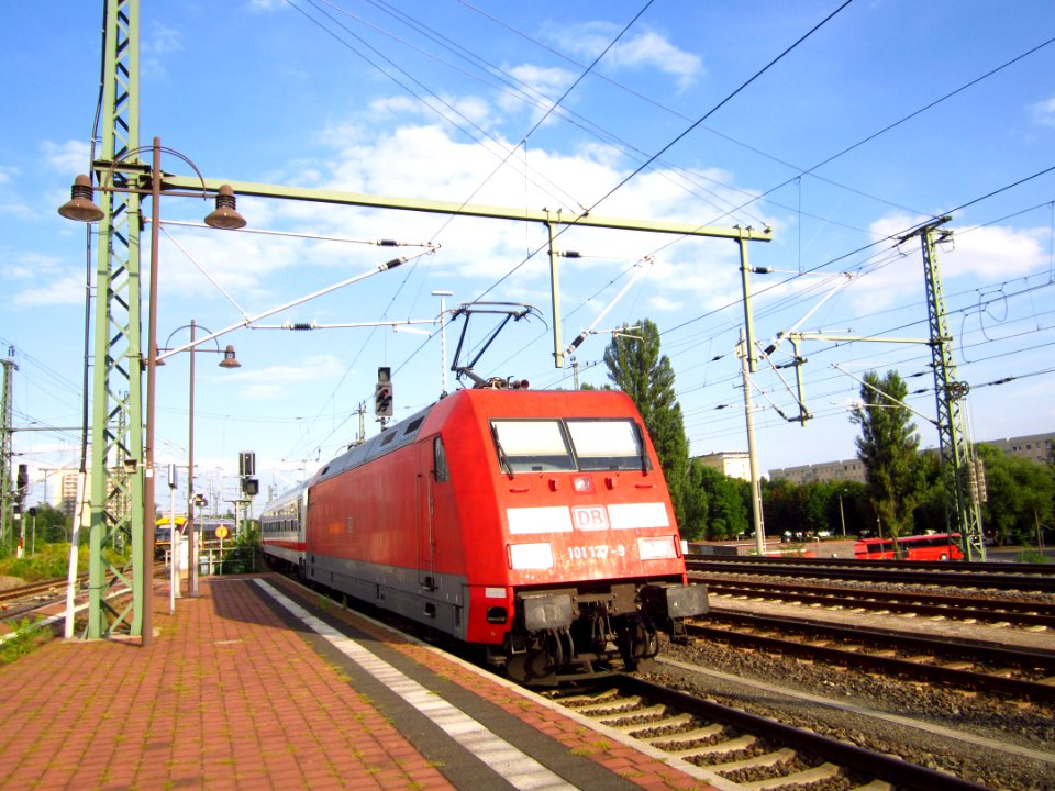 DB 101 127-9 Einfahrt Dresdner Hauptbahnhof