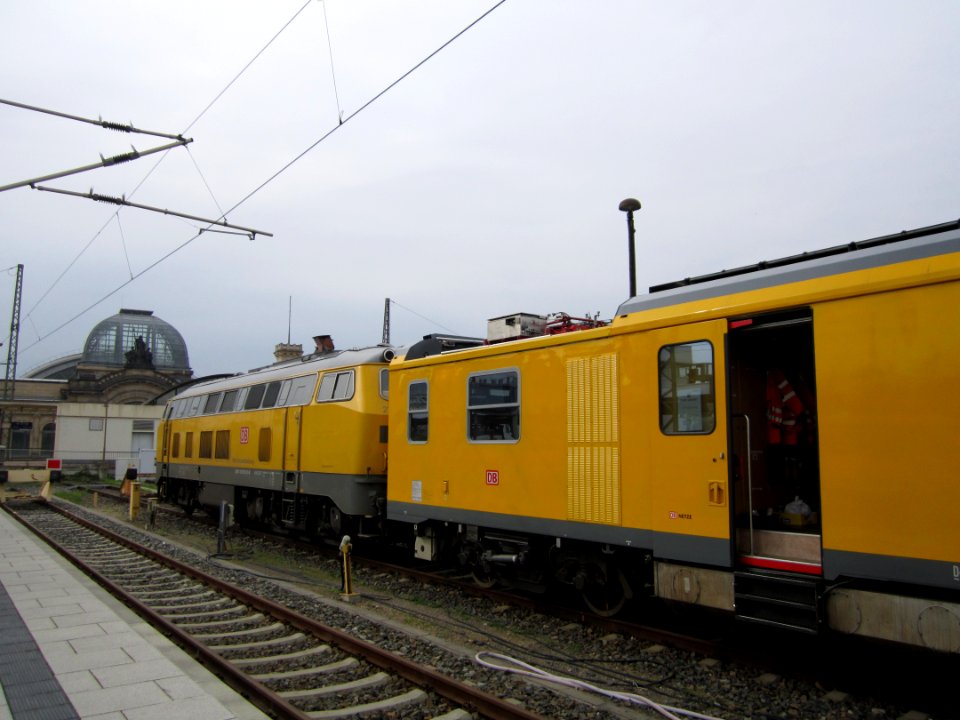 DB 218 392-9 Dresden Hauptbahnhof Schienenprüfzug (5)